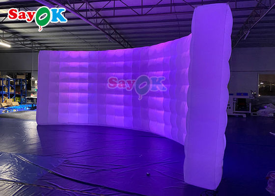 Kurve Wand Mehrfarbige aufblasbare Hintergrundwand mit LED-Streifen Foto Booth Wand zum Verkauf